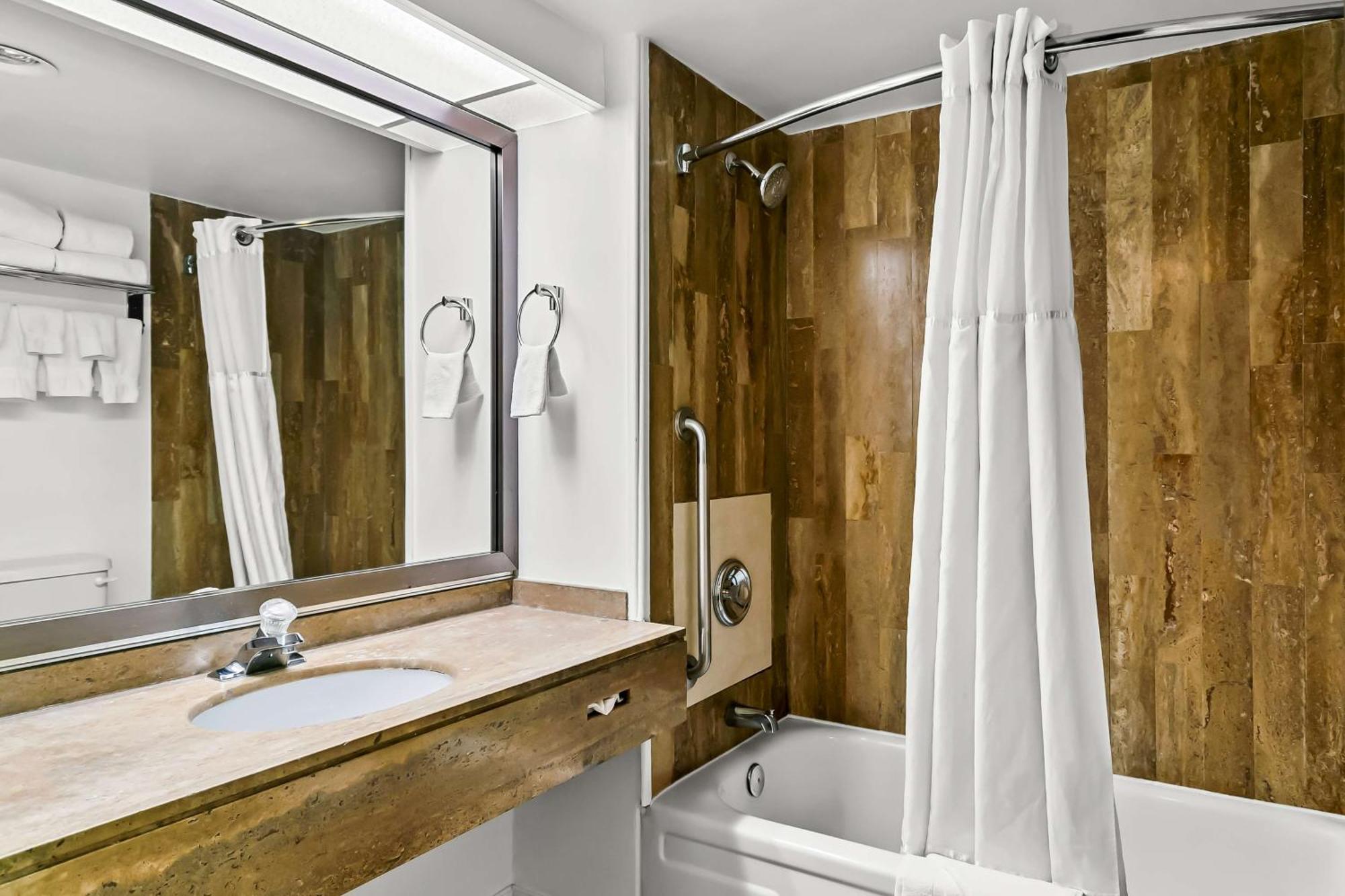 Best Western Downtown Съдбъри Екстериор снимка
