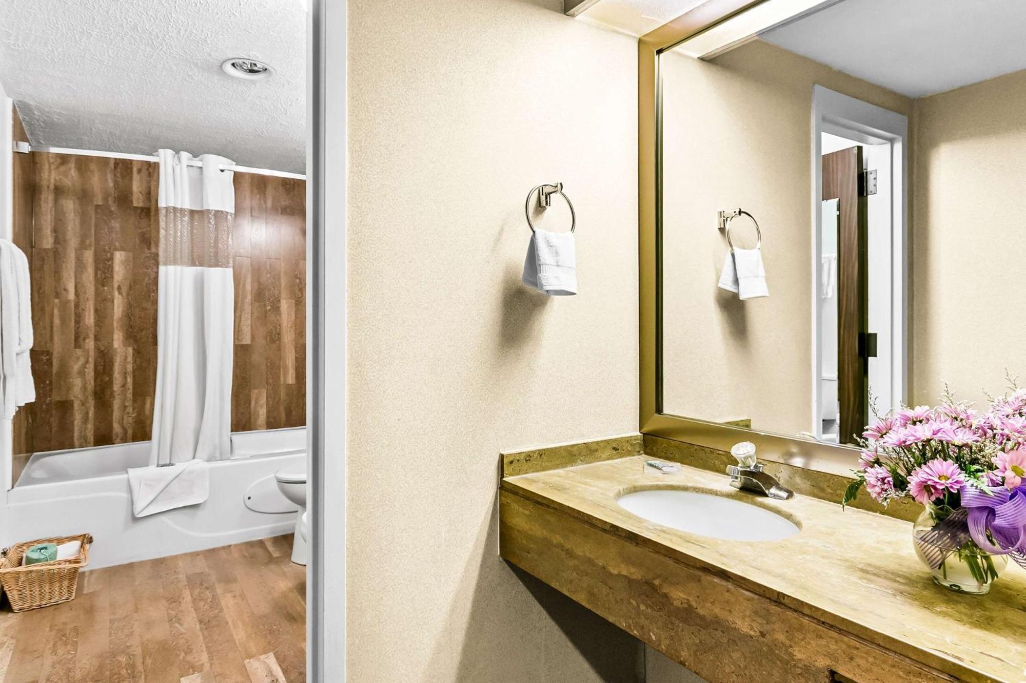 Best Western Downtown Съдбъри Екстериор снимка